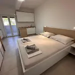 Viola Apartment *