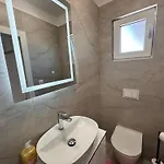 Viola Apartment *
